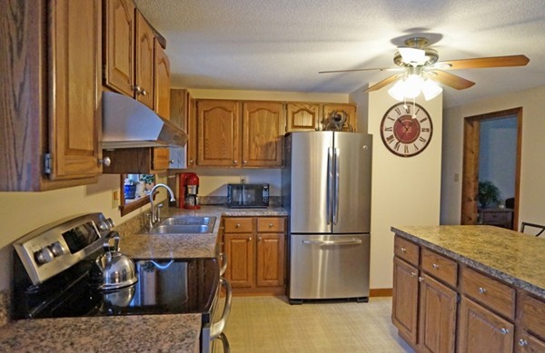 140 Mountain Road Holyoke, MA 01040 - Photo 10 of 30