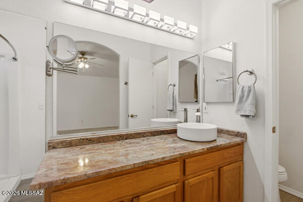 9458 East Bench Mark Loop Tucson, AZ 85747 - Photo 19 of 28 Primary Bathroom