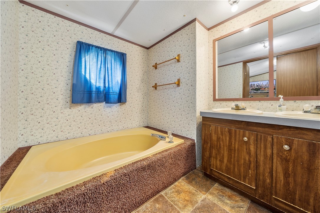 1480 Case Road LaBelle, FL 33935 - Photo 24 of 28 Gallery Image 24