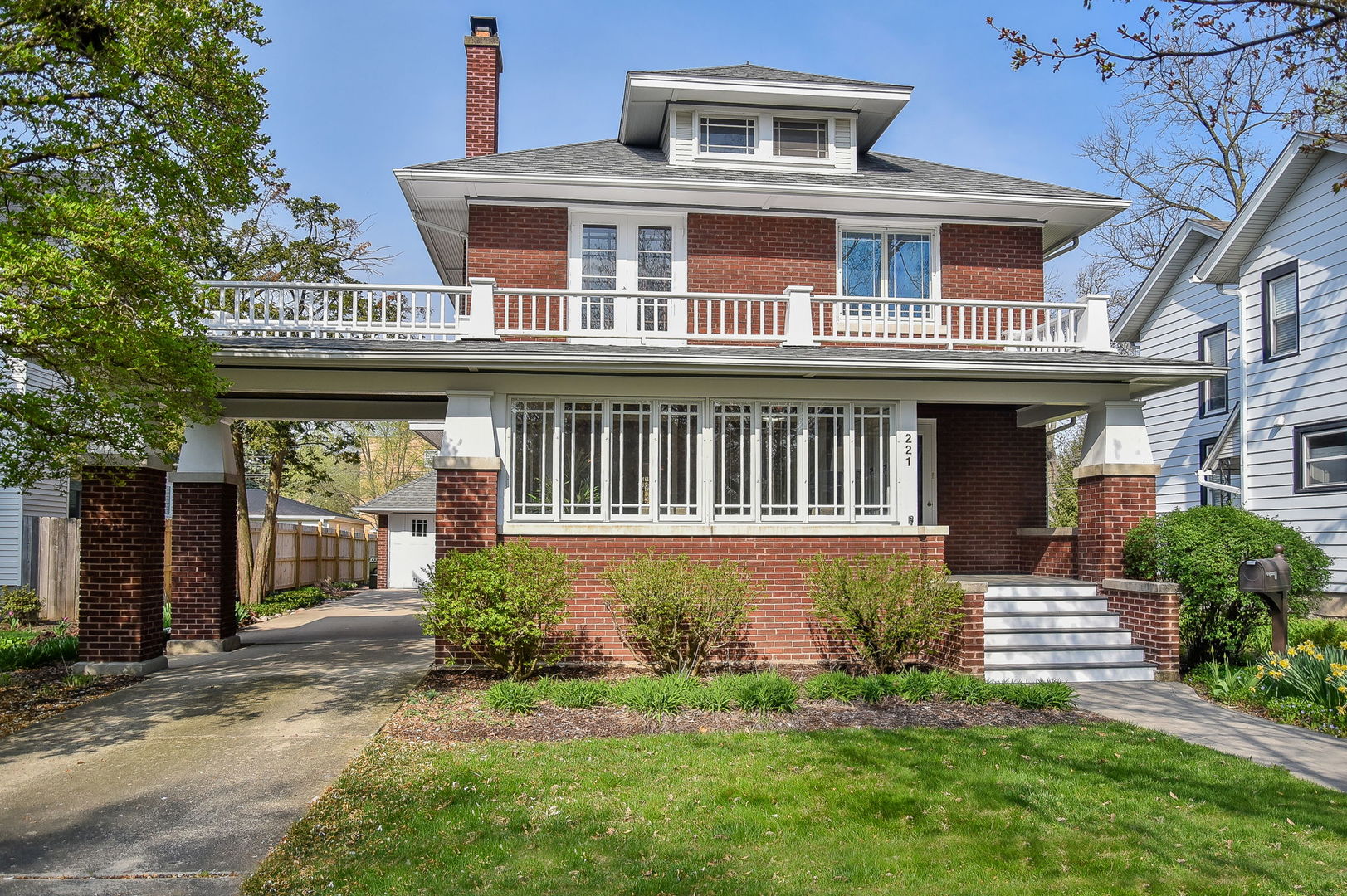 221 North Sleight St