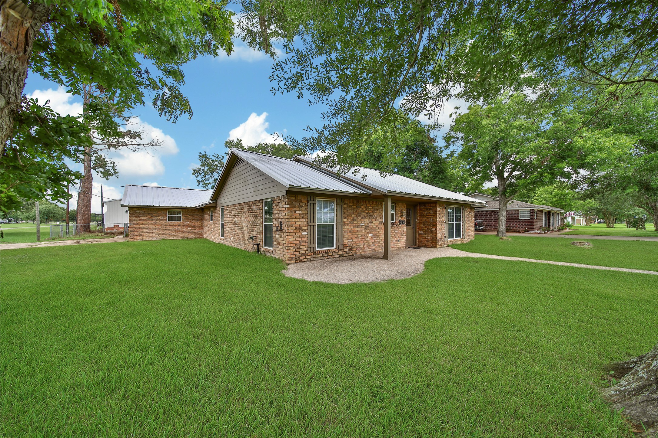 32242 Robin Lane Waller, TX 77484 - Photo 2 of 25