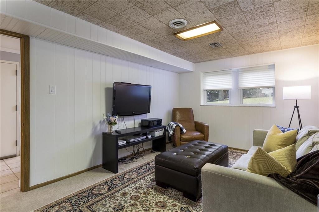 257 Sleepy Hollow Road Pittsburgh, PA 15216 - Photo 16 of 25 Gallery Image 16
