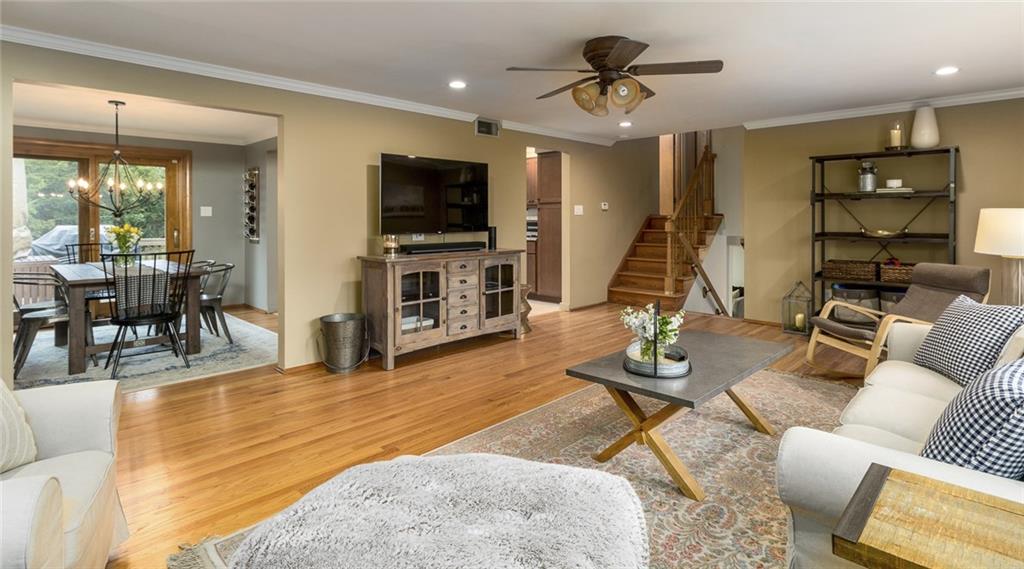 257 Sleepy Hollow Road Pittsburgh, PA 15216 - Photo 4 of 25 Gallery Image 4