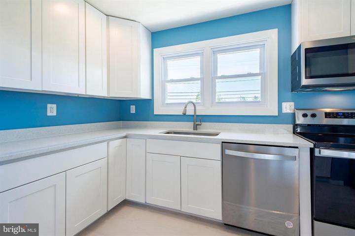 105 Meadow Road Bel Air, MD 21014 - Photo 11 of 36 Beautifully updated kitchen