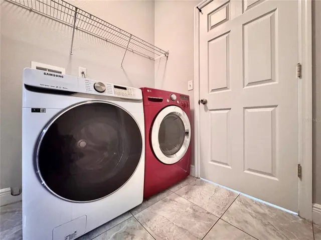 a street sign on a street in front of building