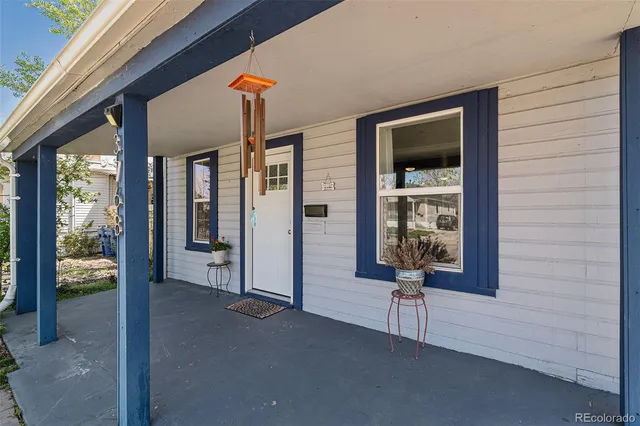 a view of an entryway