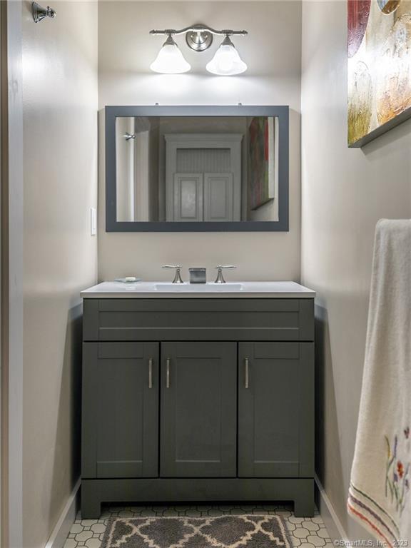 23 Cornwall Road Warren, CT 06754 - Photo 28 of 39 main floor powder room