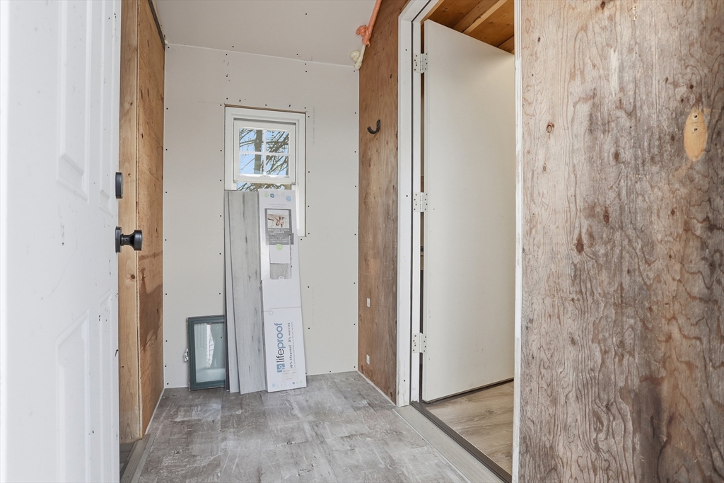 181 Boston Post Road East, Unit 34 Marlborough, MA 01752 - Photo 4 of 29 a view of a bathroom with a bathroom