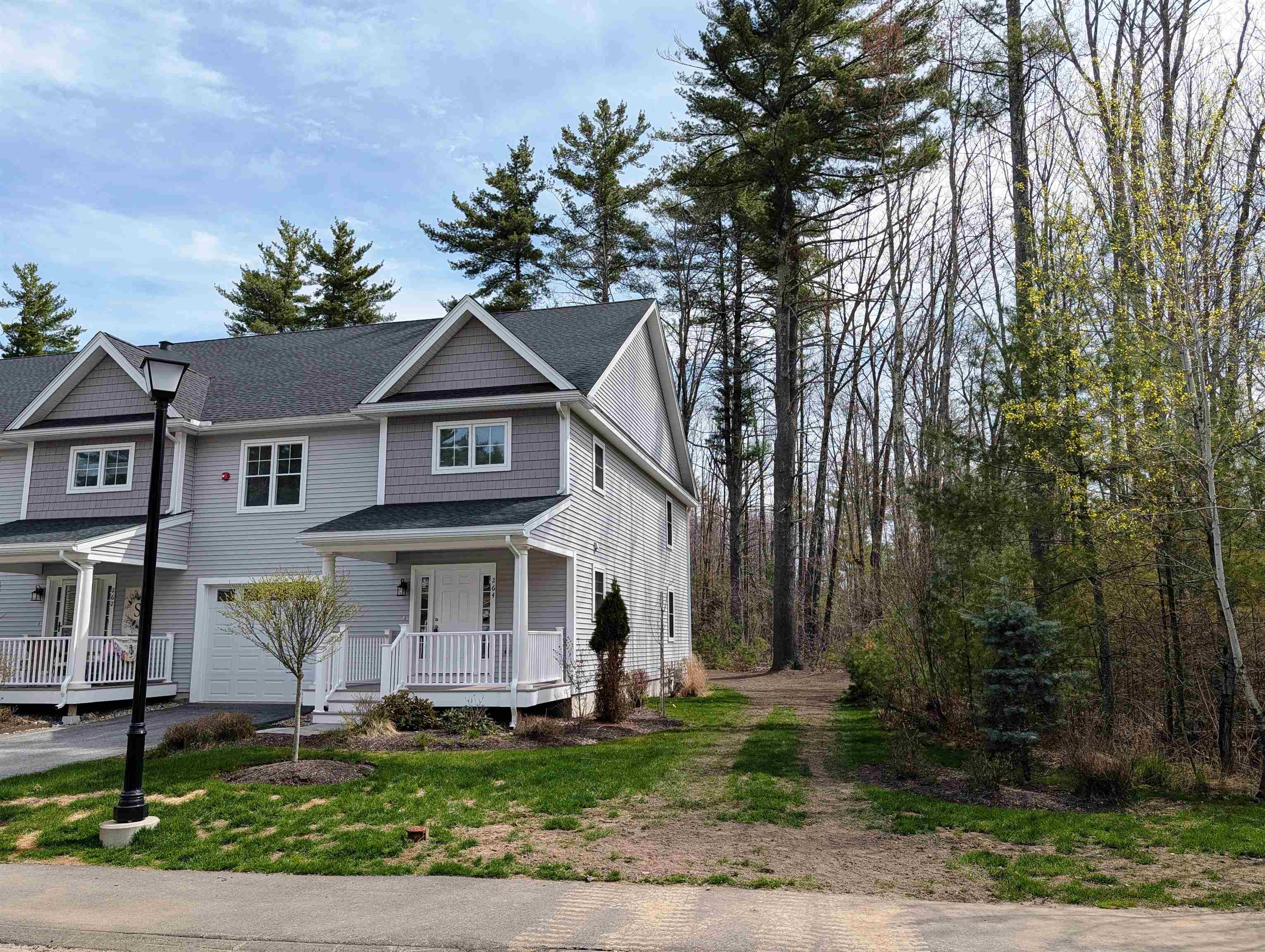264 Woodview Way Manchester, NH 03102 - Photo 1 of 28