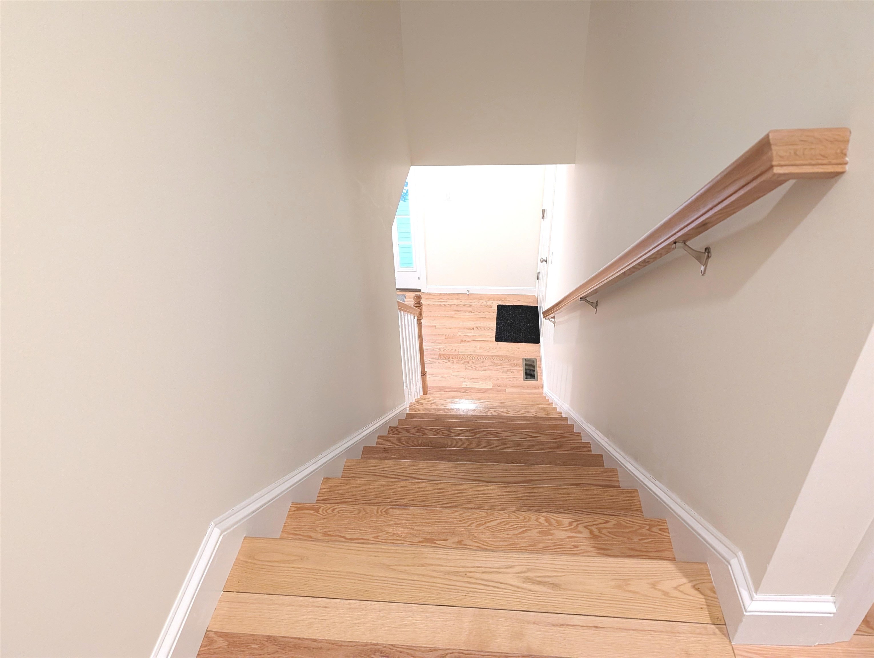 264 Woodview Way Manchester, NH 03102 - Photo 13 of 28