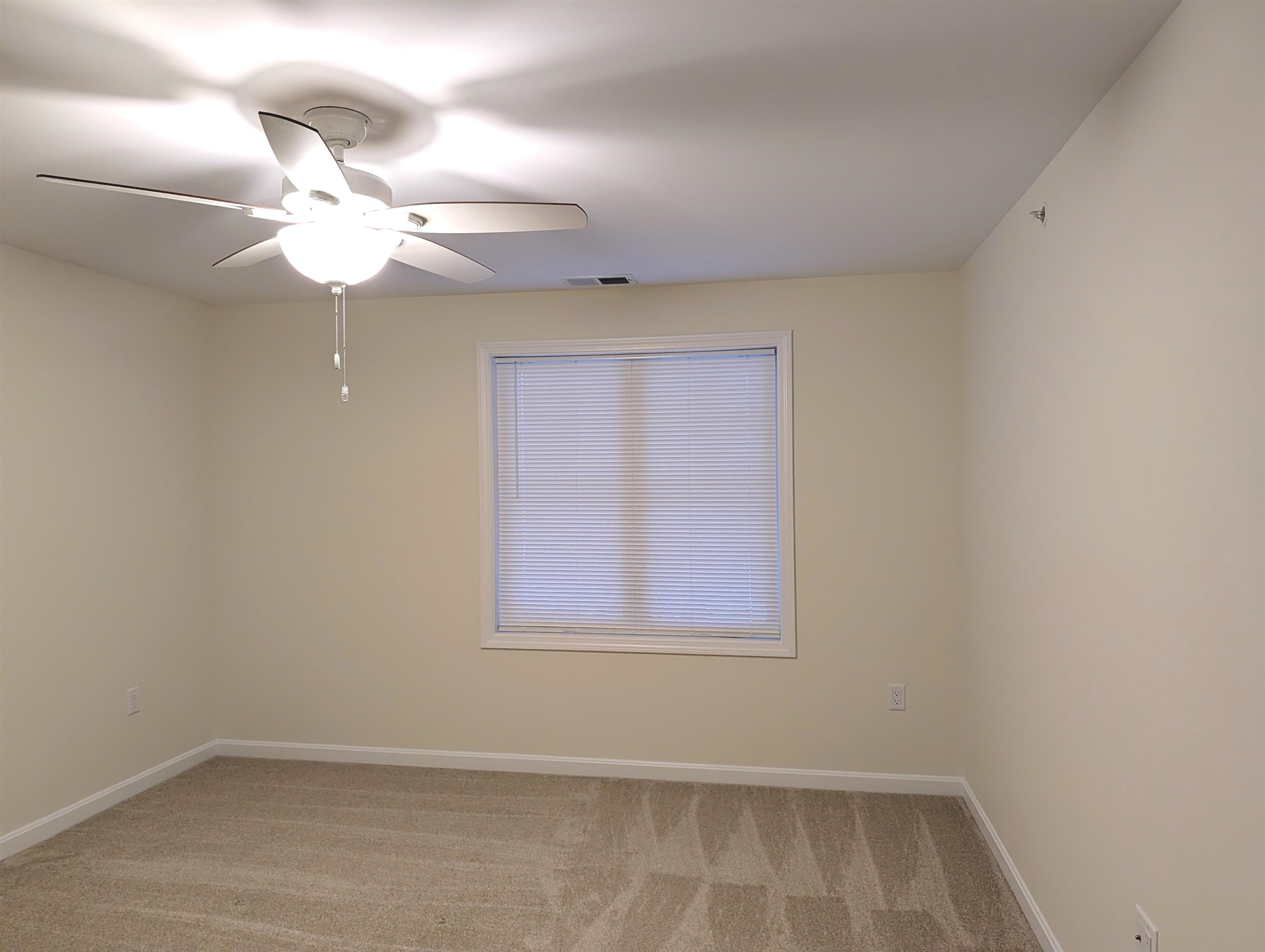 264 Woodview Way Manchester, NH 03102 - Photo 17 of 28