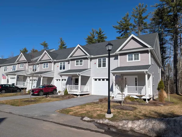 $545,000 | 264 Woodview Way, Manchester, NH 03102