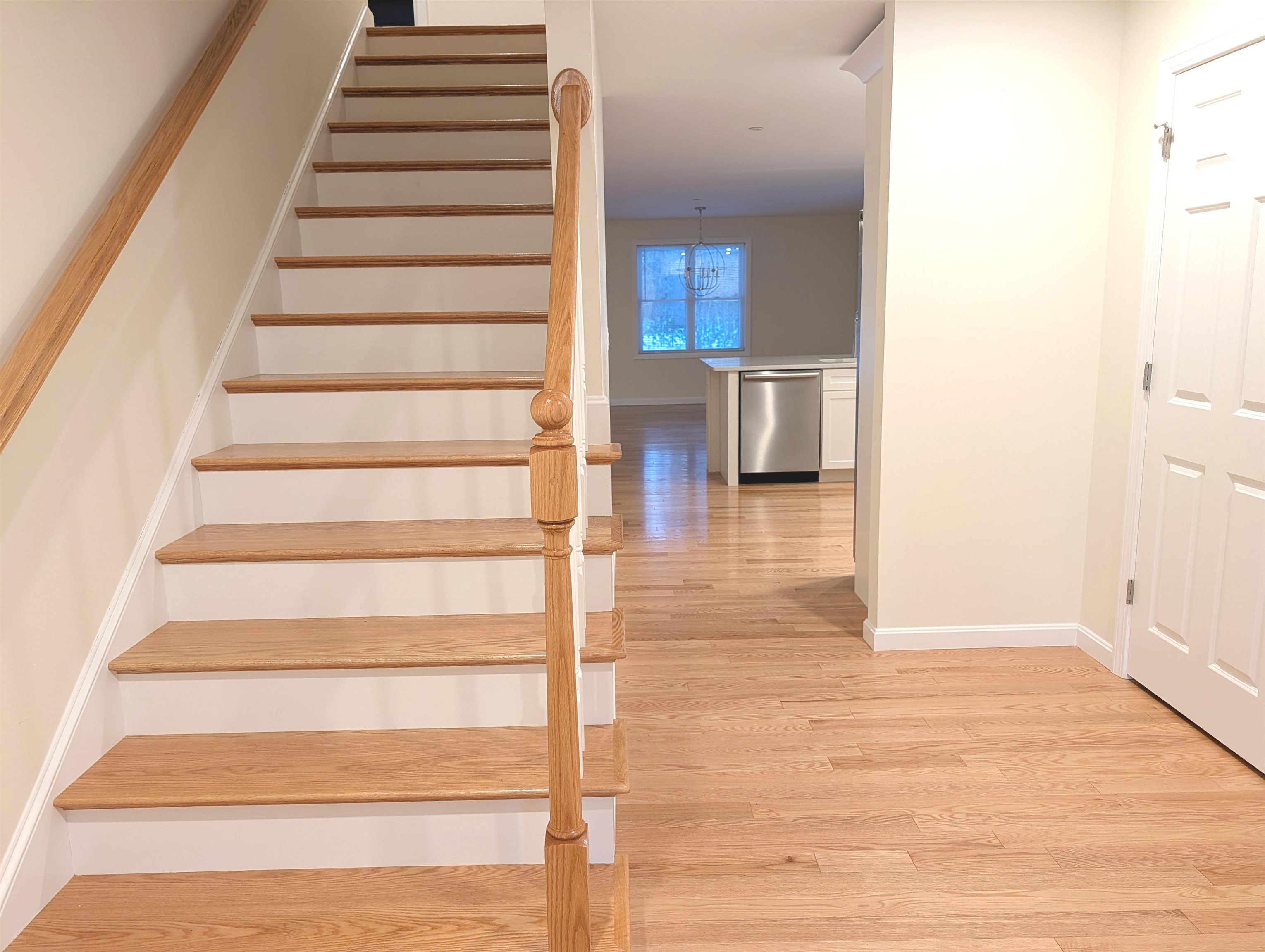 264 Woodview Way Manchester, NH 03102 - Photo 4 of 28