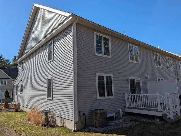 $545,000 | 264 Woodview Way, Manchester, NH 03102