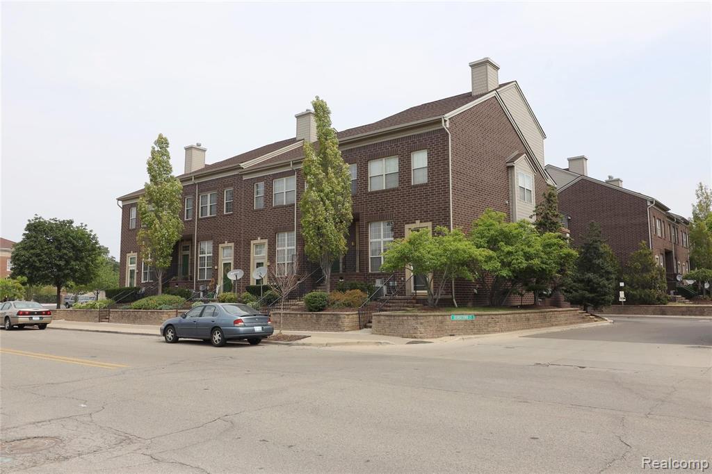 4320 Maple Street Dearborn, MI 48126 - Photo 3 of 33
