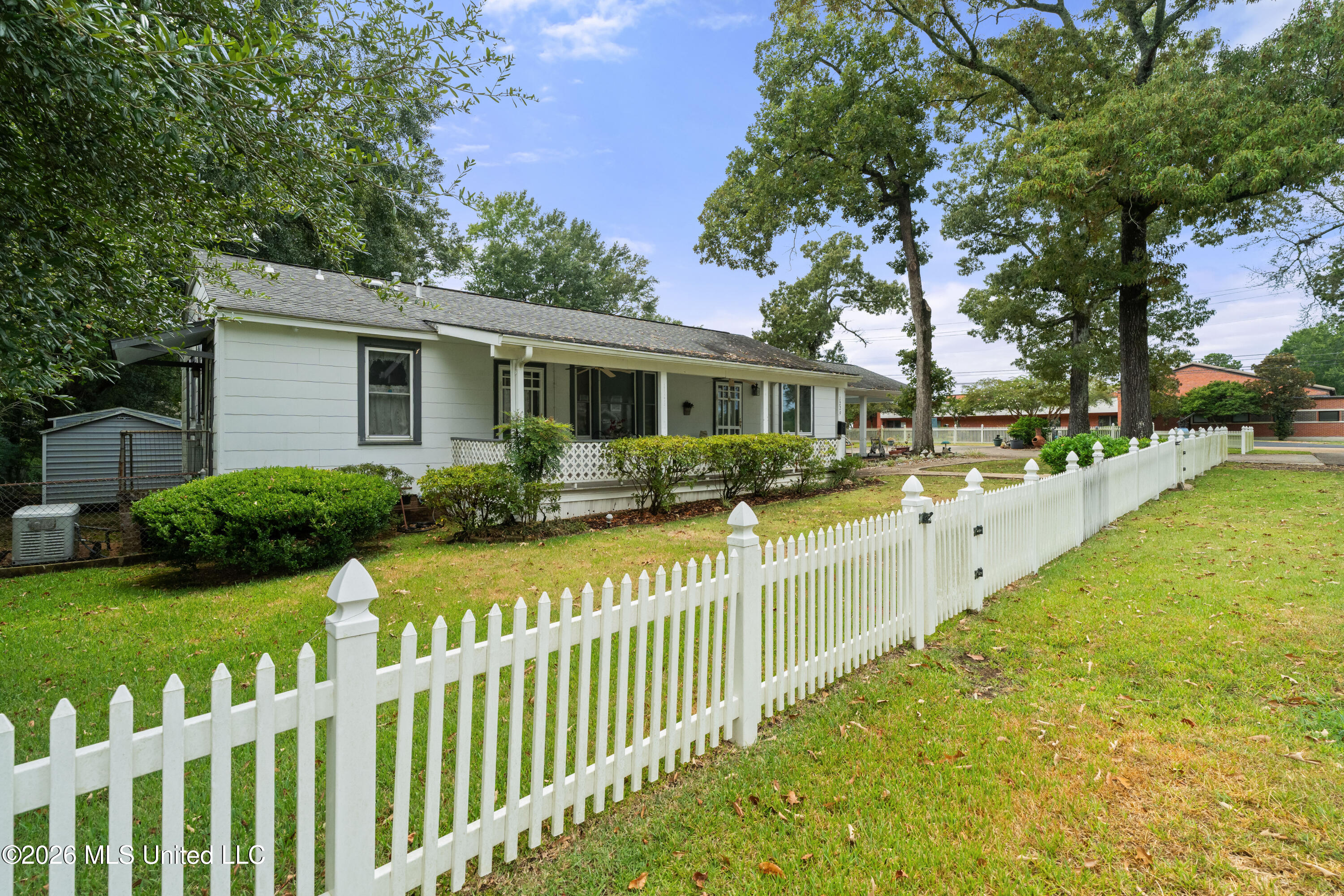 1229 Wheelock Street McComb, MS 39648 - Photo 2 of 37 1229_Wheelock_St-2