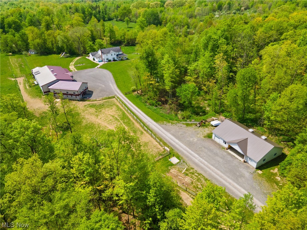 17677 Reeves Road Middlefield, OH 44062 - Photo 5 of 35