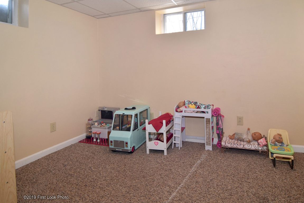 27 Halliday Street Pawtucket, RI 02861 - Photo 29 of 36 Gallery Image 29