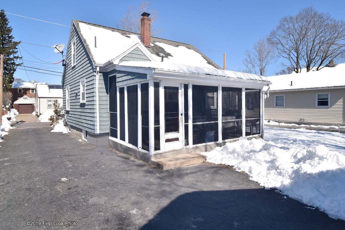 27 Halliday Street Pawtucket, RI 02861 - Photo 35 of 36 Gallery Image 35