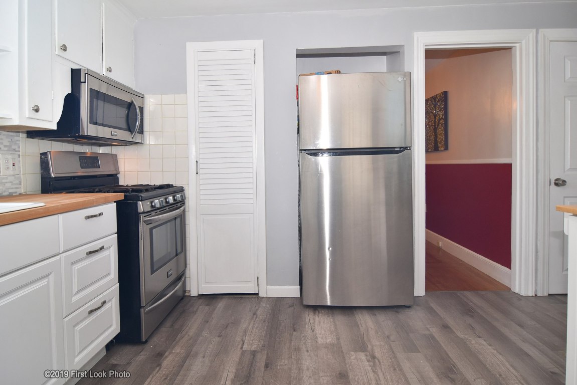 27 Halliday Street Pawtucket, RI 02861 - Photo 9 of 36 Gallery Image 9