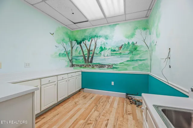 $2,950 | 5034 North Broadway Street, Knoxville, TN 37918