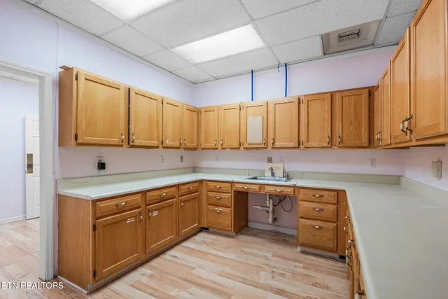 $2,950 | 5034 North Broadway Street, Knoxville, TN 37918