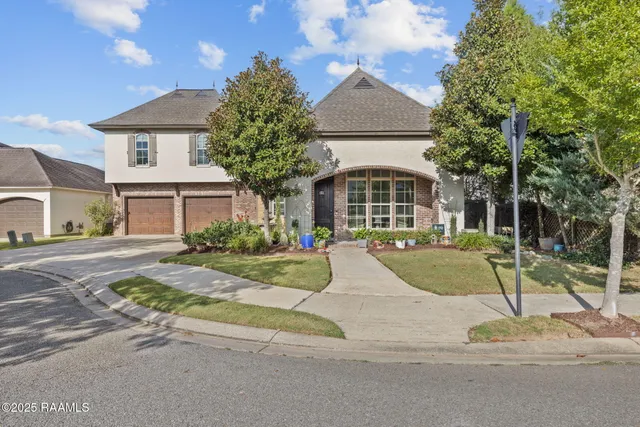 $699,888 | 501 Annaberg Drive, Youngsville, LA 70592