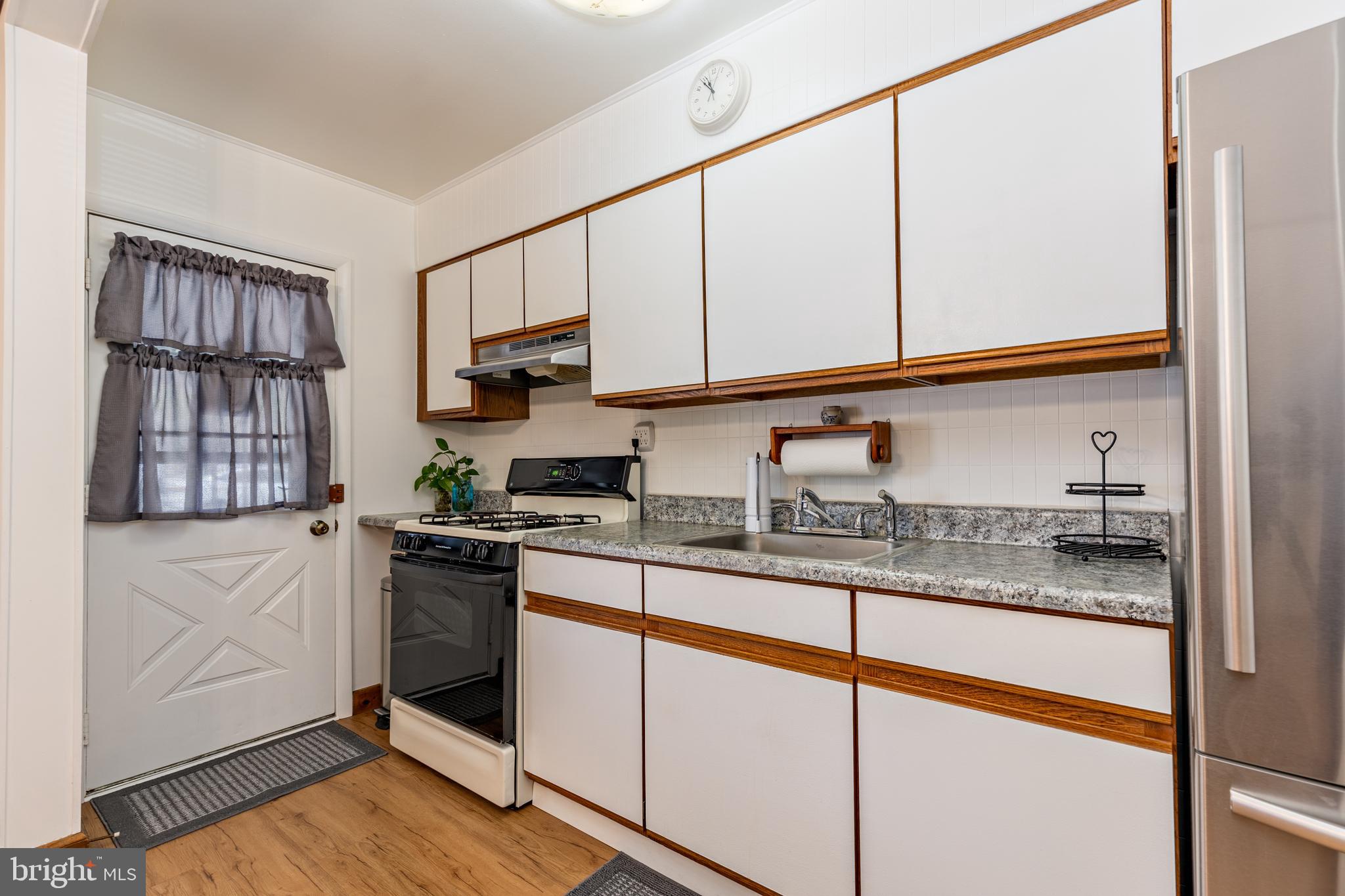 1654 Manor Road Baltimore, MD 21222 - Photo 10 of 43