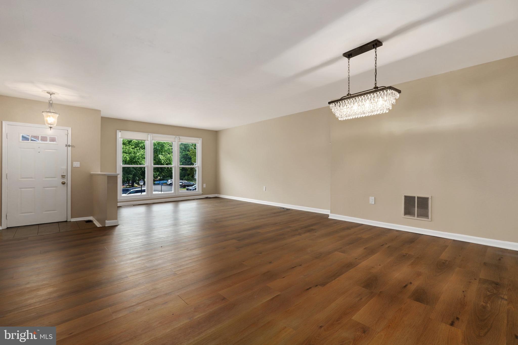 8317 Ridge Crossing Lane Springfield, VA 22152 - Photo 8 of 42 Gallery Image 8