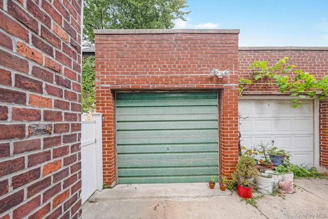 $848,000 | 61-15 63rd Street | Middle Village