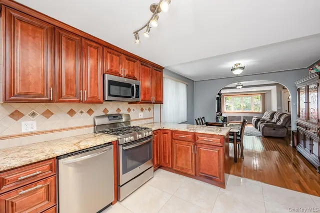 $848,000 | 61-15 63rd Street | Middle Village