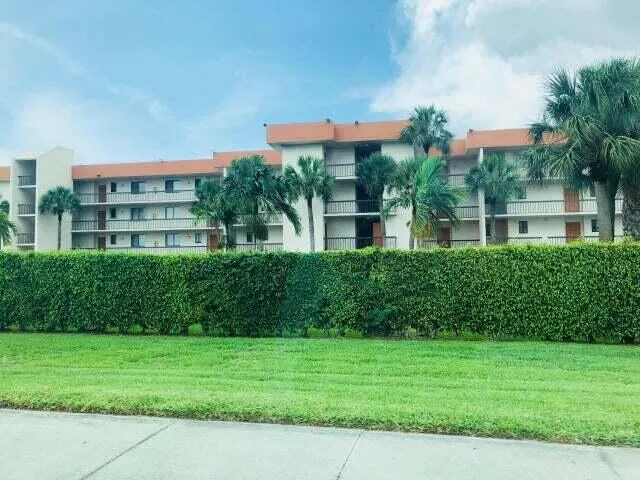 $215,000 | 5981 Vía Vermilya, Unit 106A, Lake Worth, FL 33462