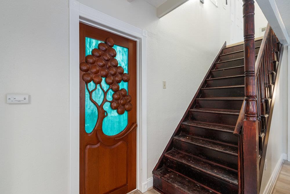 19495 Beardsley Road Los Gatos, CA 95033 - Photo 25 of 63 an entryway with wooden floor