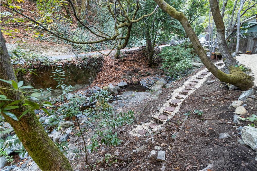 19495 Beardsley Road Los Gatos, CA 95033 - Photo 54 of 63 a backyard of a house with lots of green space