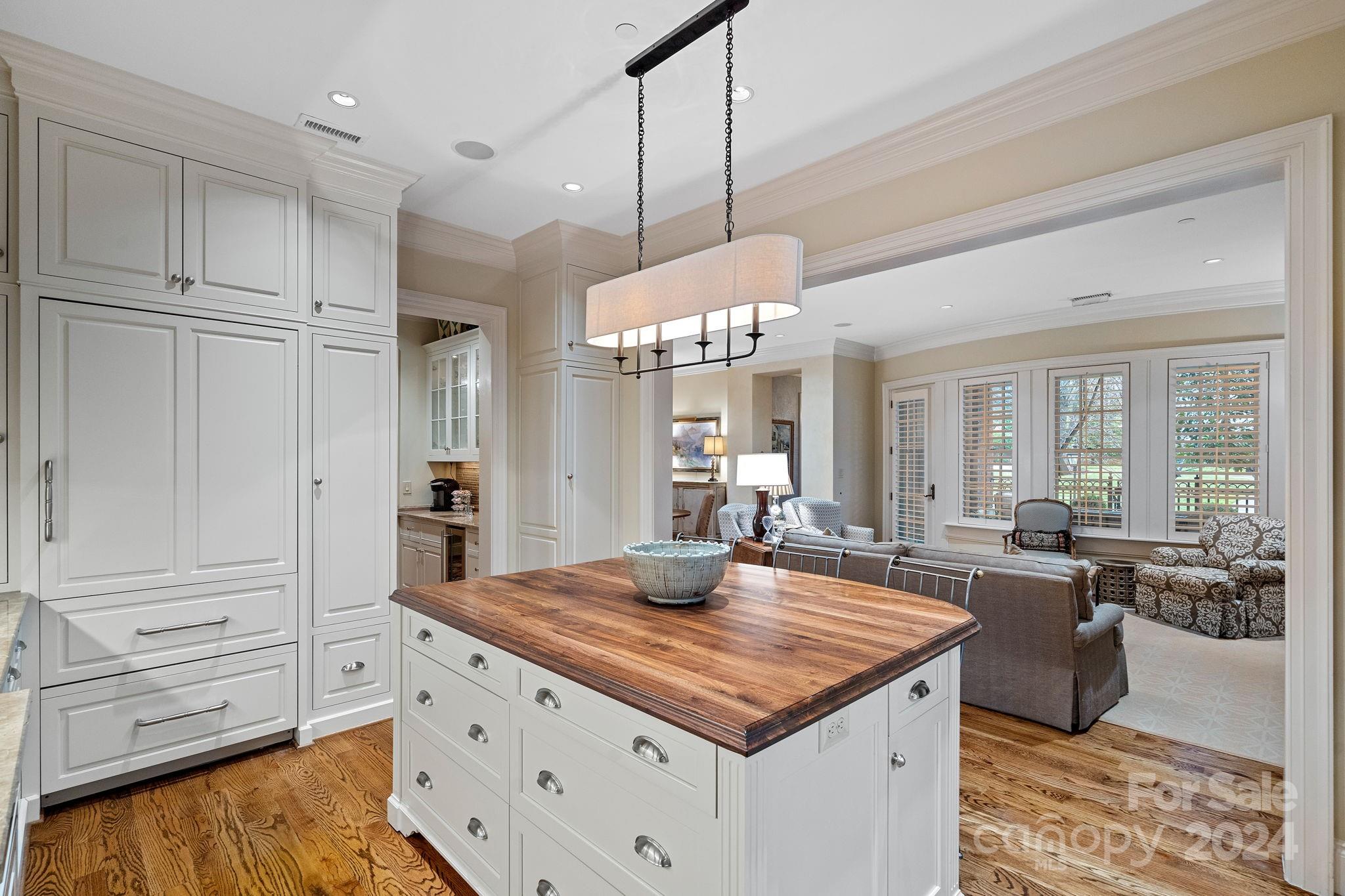 154 Cherokee Road Charlotte, NC 28207 - Photo 14 of 39 Gallery Image 14
