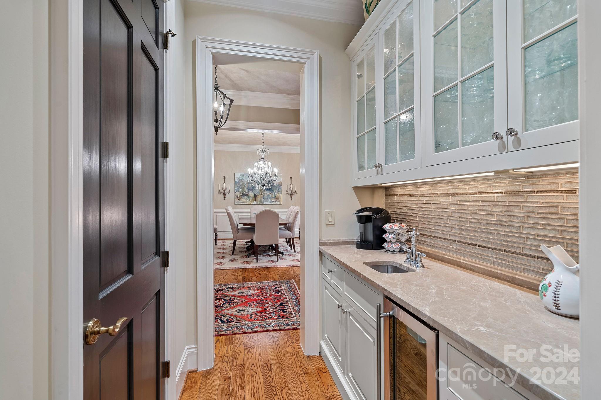154 Cherokee Road Charlotte, NC 28207 - Photo 15 of 39 Gallery Image 15