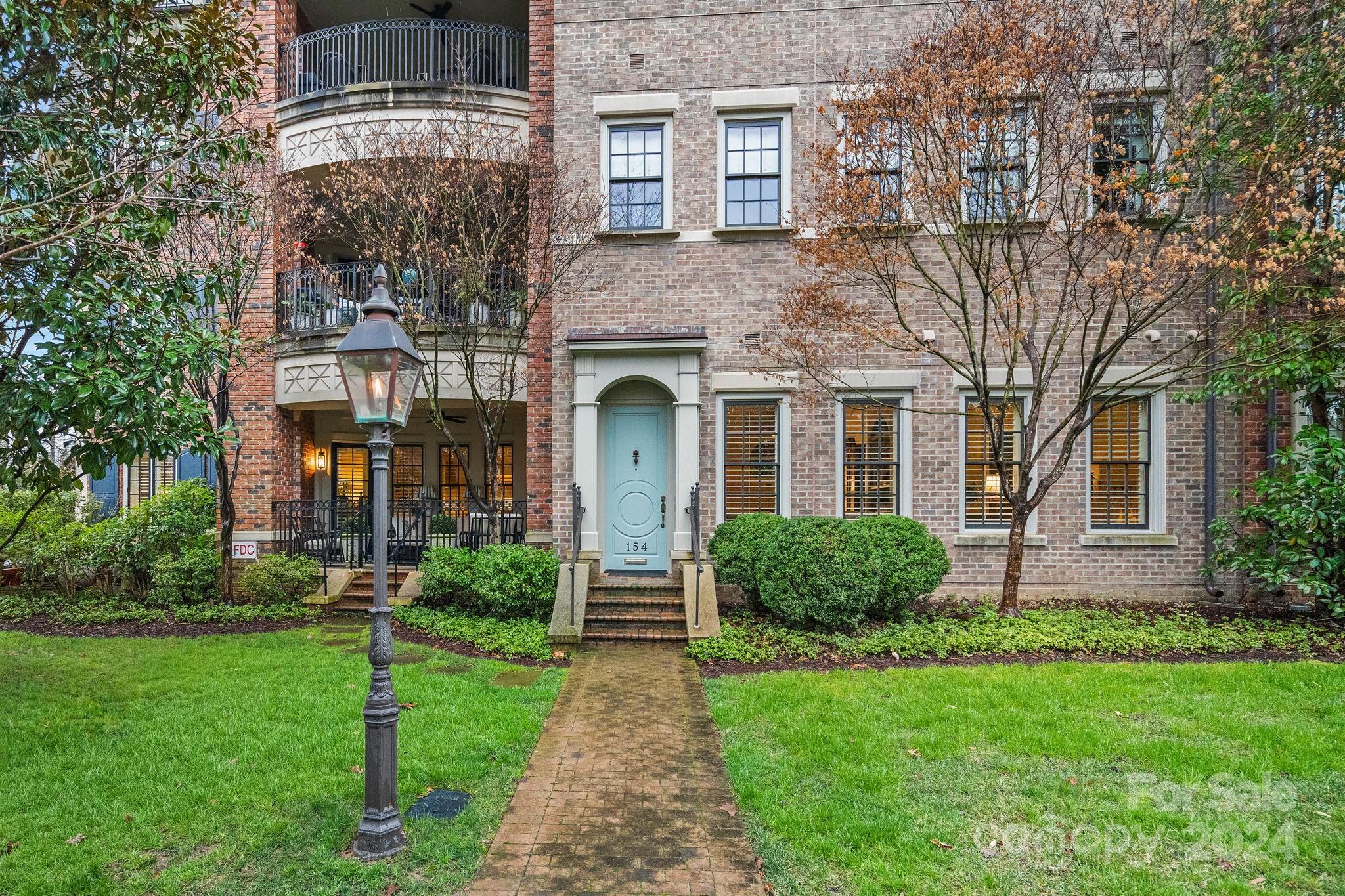 154 Cherokee Road Charlotte, NC 28207 - Photo 2 of 39 Gallery Image 2