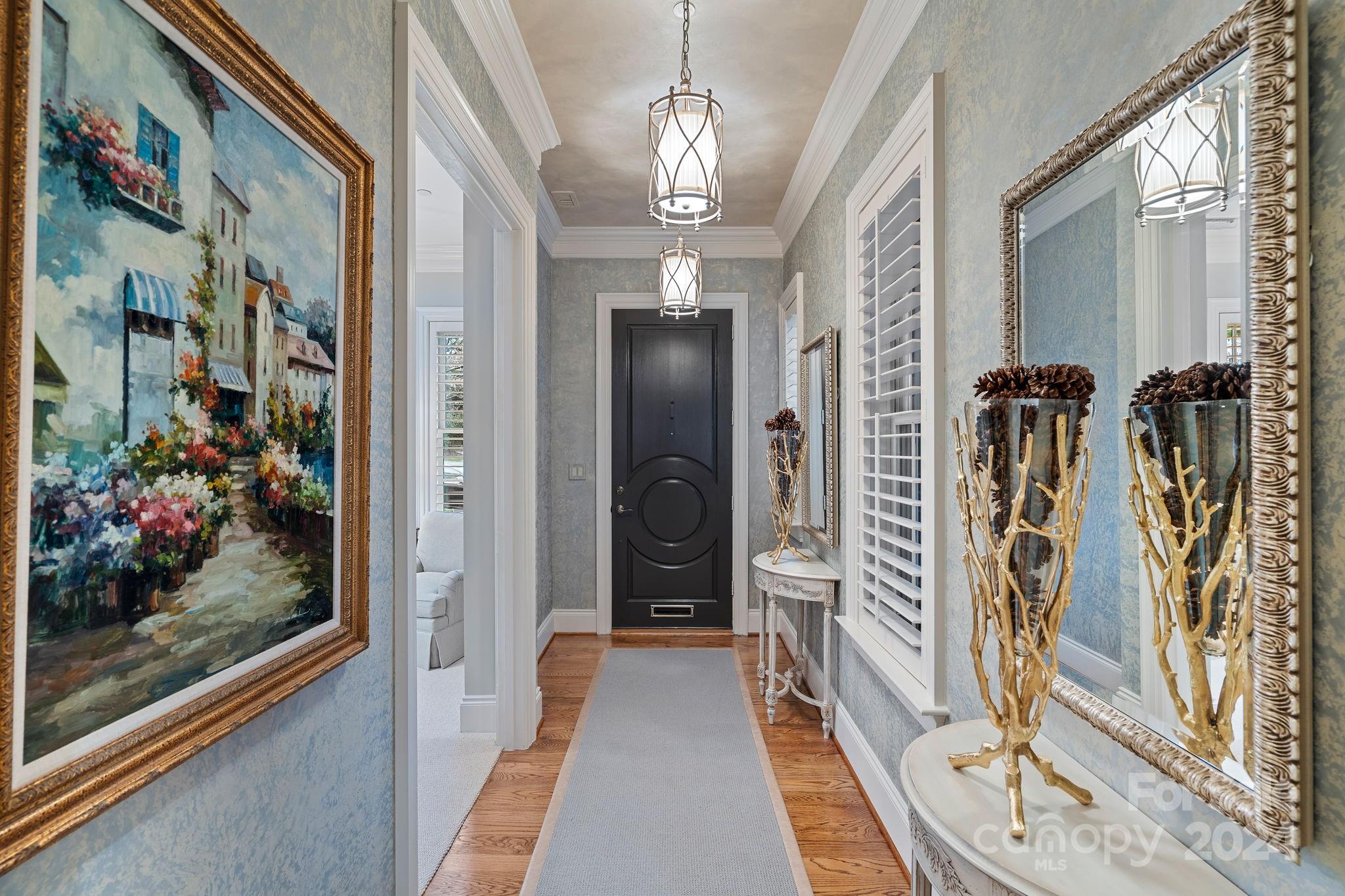 154 Cherokee Road Charlotte, NC 28207 - Photo 3 of 39 Gallery Image 3
