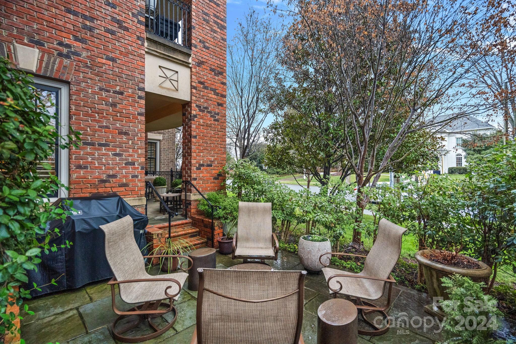 154 Cherokee Road Charlotte, NC 28207 - Photo 36 of 39 Gallery Image 36