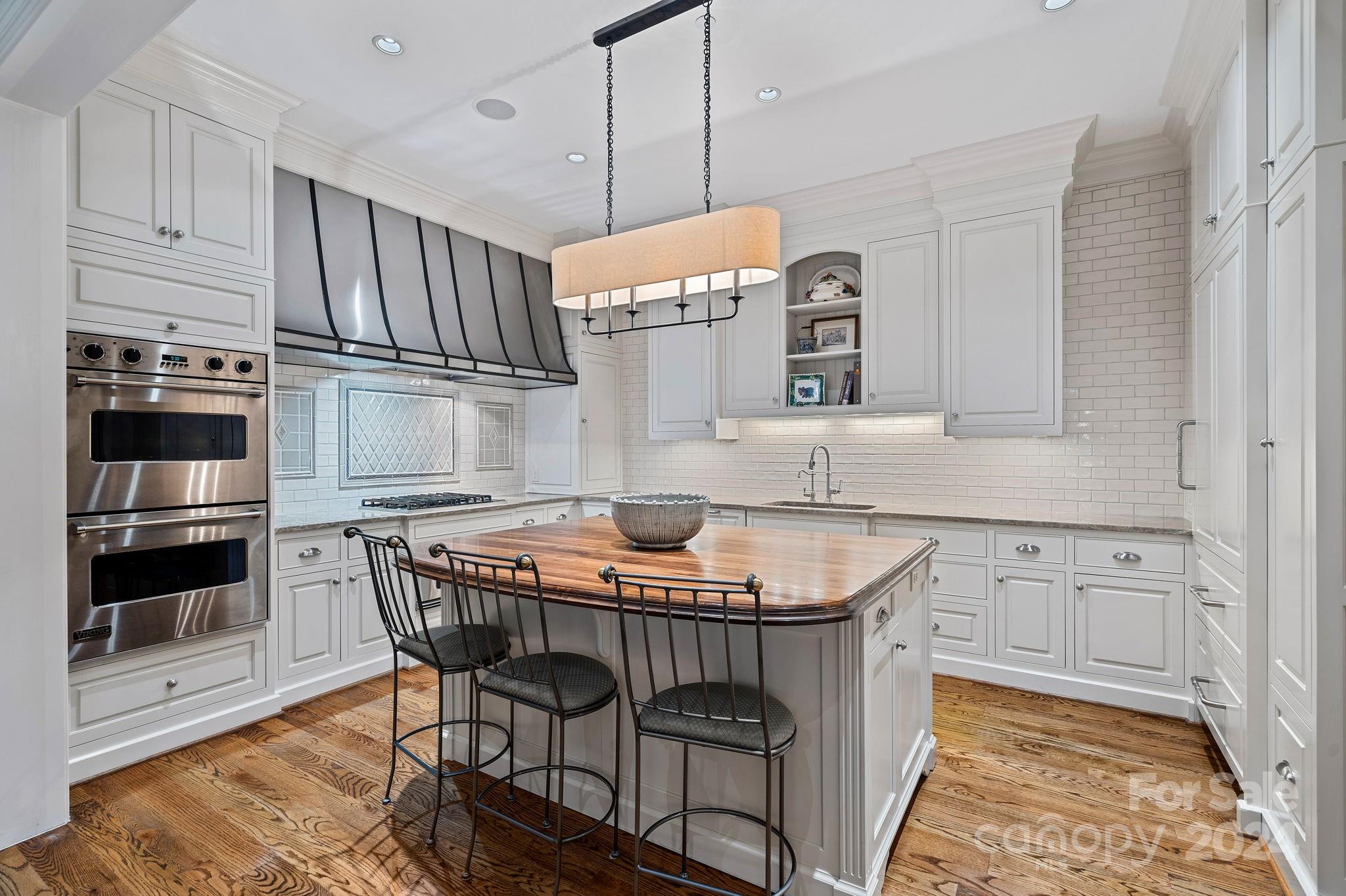154 Cherokee Road Charlotte, NC 28207 - Photo 6 of 39 Gallery Image 6