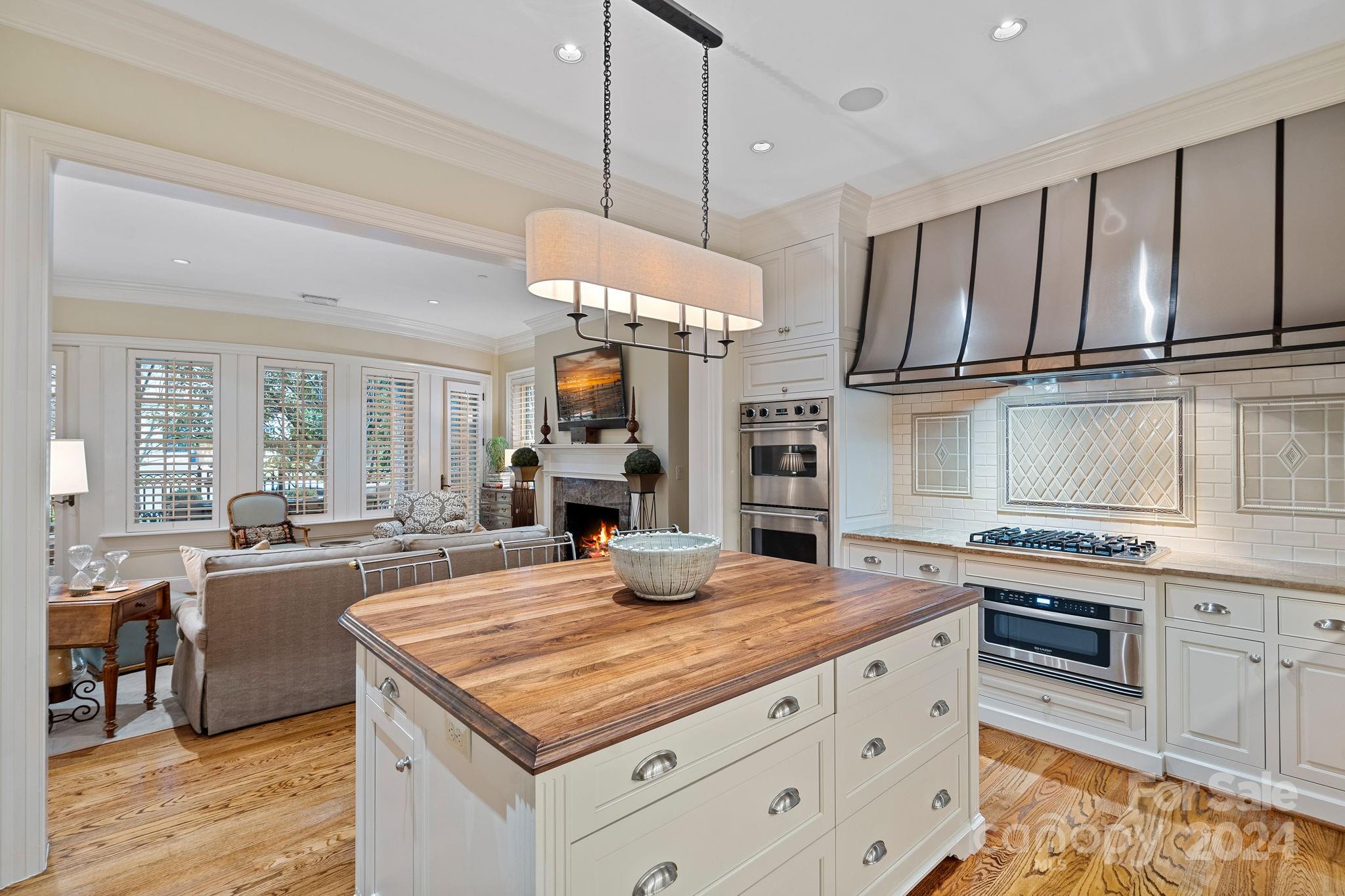 154 Cherokee Road Charlotte, NC 28207 - Photo 8 of 39 Gallery Image 8