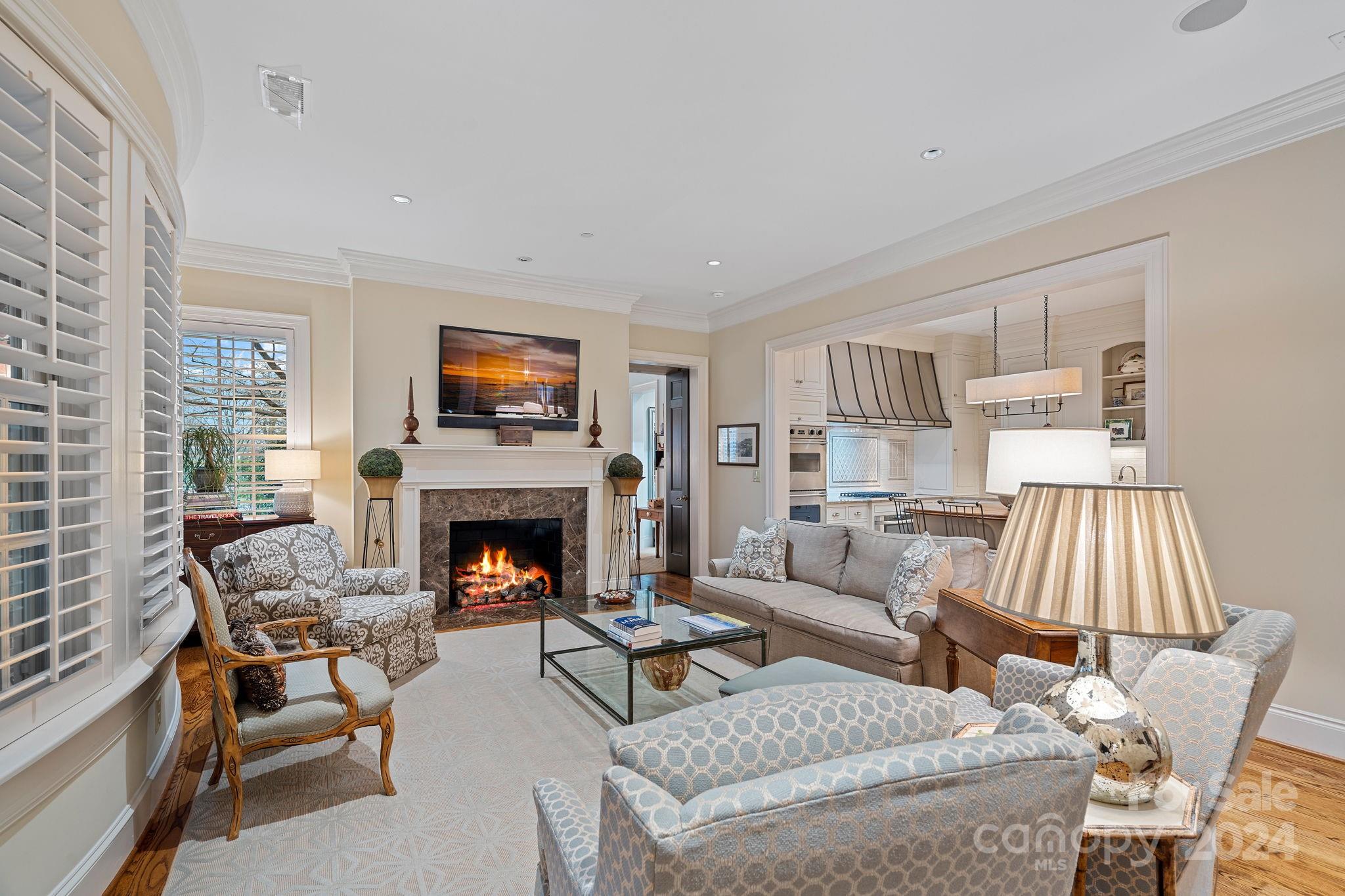 154 Cherokee Road Charlotte, NC 28207 - Photo 10 of 39 Gallery Image 10