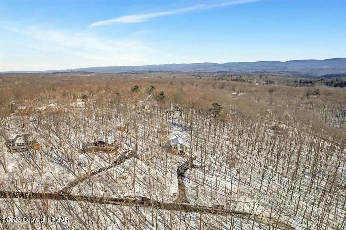 240 Woodcock Road Bushkill, PA 18324 - Photo 12 of 41 tempImage9tkkzv