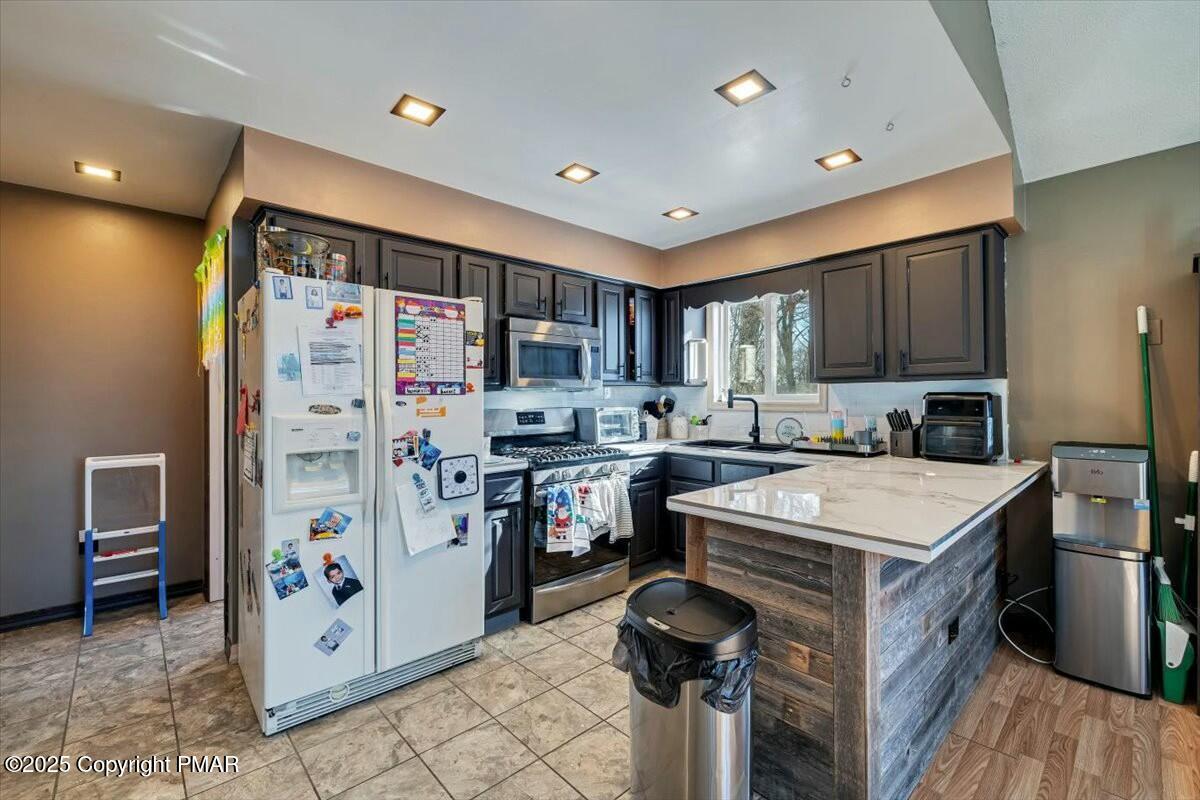 240 Woodcock Road Bushkill, PA 18324 - Photo 25 of 41 tempImage8YuKr5