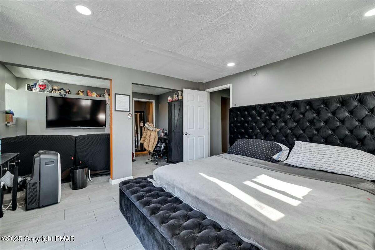 240 Woodcock Road Bushkill, PA 18324 - Photo 33 of 41 tempImageV57MEO