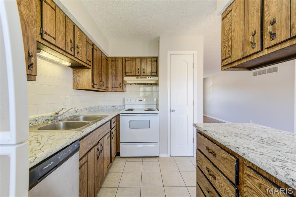 2200 Willott Road, Unit I St. Peters, MO 63376 - Photo 6 of 22