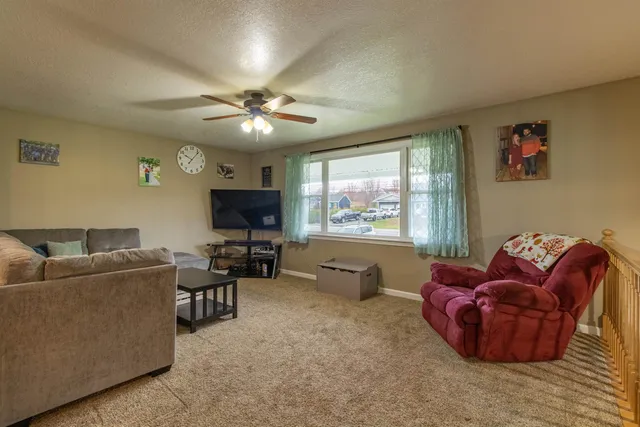 $289,900 | 6455 Vermont Rte 100, Troy, VT 05868