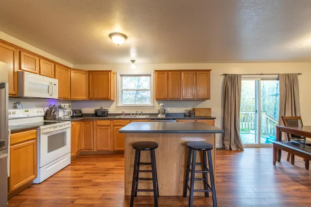 $289,900 | 6455 Vermont Rte 100, Troy, VT 05868