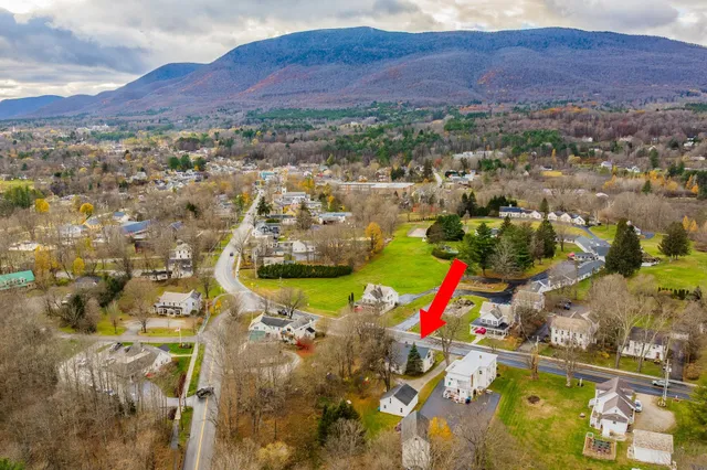 $629,000 | 5406-5408 Main Street, Manchester Center, VT 05255