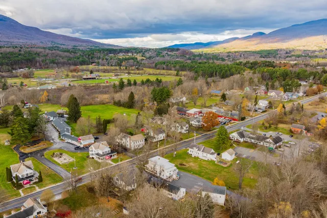 $629,000 | 5406-5408 Main Street, Manchester Center, VT 05255